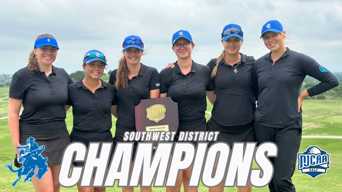 Women's Golf Wins Southwest District Championship