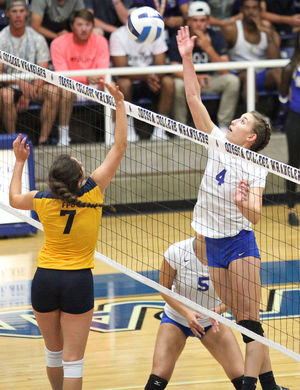 Volleyball Sweeps Frank Phillips College in Conference Opener
