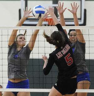 Volleyball Sweeps at Midland Invitational Tournament