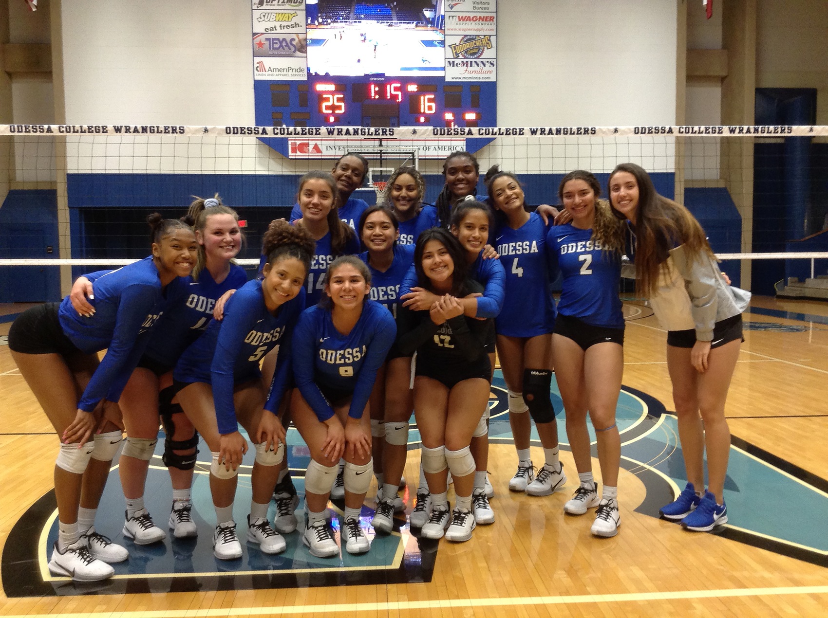 Volleyball sweeps Western Texas in Straight Sets